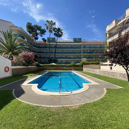 R123 En La Planta Baja Con Piscina Cerca De La Playa Calafell